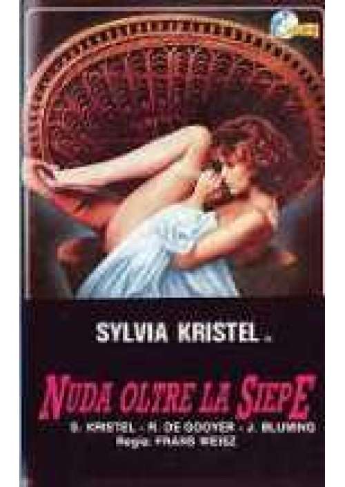 Nuda oltre la siepe